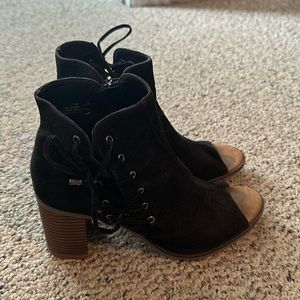 Size 7.5 Black Maurices Booties